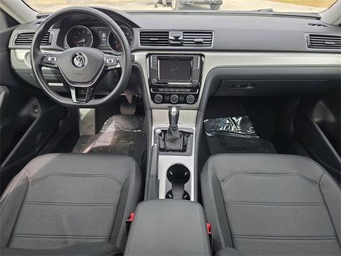 Used 2019 Volkswagen Passat 2.0T Wolfsburg w/ Wheels & Sunroof Package image 9