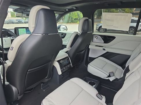 New 2026 Lincoln Aviator Black Label AWD/4WD image 10