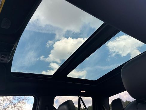 Used 2018 Ford F150 Raptor w/ Equipment Group 802A Luxury image 13