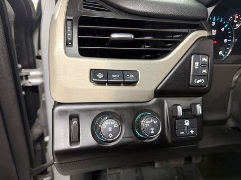 Used 2017 GMC Yukon Denali AWD/4WD image 16