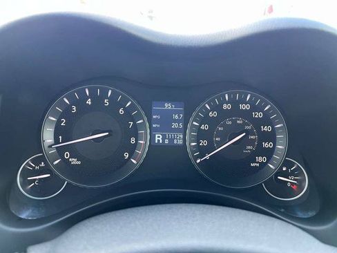 Used 2011 INFINITI M37 w/ Premium Pkg RWD image 30