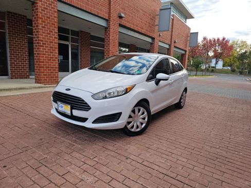 Used 2015 Ford Fiesta S image 3