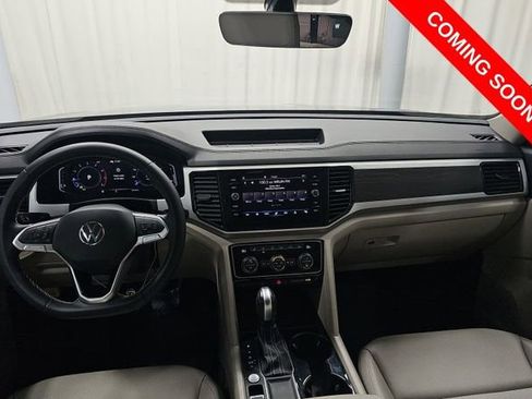 Used 2023 Volkswagen Atlas SE w/ Panoramic Sunroof Package FWD image 10