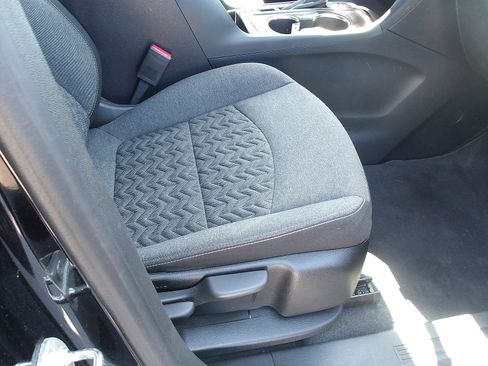 Used 2023 Chevrolet Equinox LT image 10