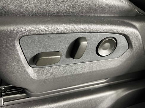 New 2026 GMC Sierra 1500 SLT w/ SLT Premium Plus Package image 9