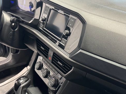 Used 2023 Volkswagen Jetta SE image 19