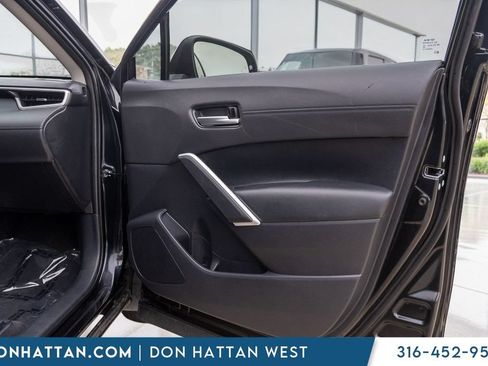 Used 2025 Toyota Corolla Cross XLE AWD/4WD image 22