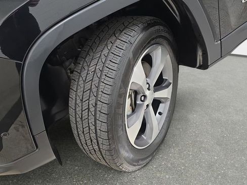 Used 2021 Jeep Cherokee Limited AWD/4WD image 29