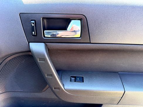 Used 2009 Ford Focus SE image 30