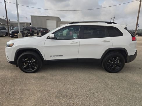 Used 2021 Jeep Cherokee Latitude Plus w/ Sun & Sound Group AWD/4WD image 6