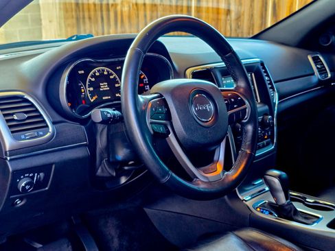 Used 2018 Jeep Grand Cherokee Limited image 7