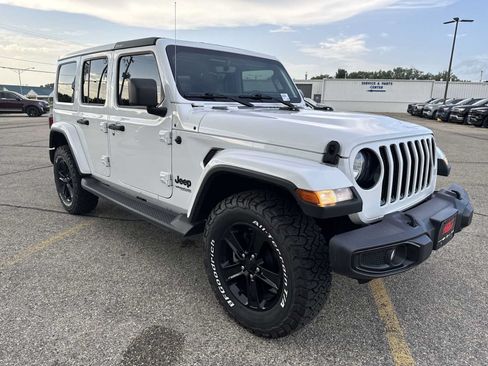Used 2021 Jeep Wrangler Unlimited Sahara AWD/4WD image 31