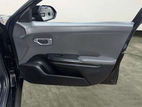 Used 2025 Kia K4 image 23