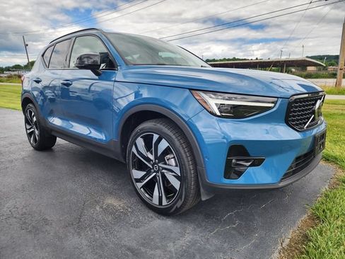 Certified 2023 Volvo XC40 B5 Ultimate w/ Protection Package Premier AWD/4WD image 1
