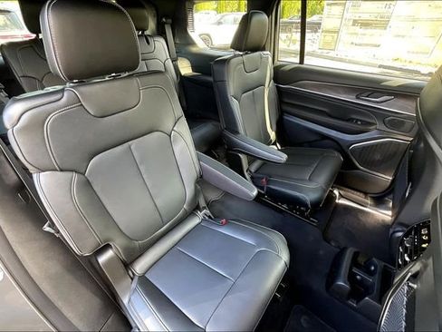New 2025 Jeep Grand Cherokee L Overland AWD/4WD image 24