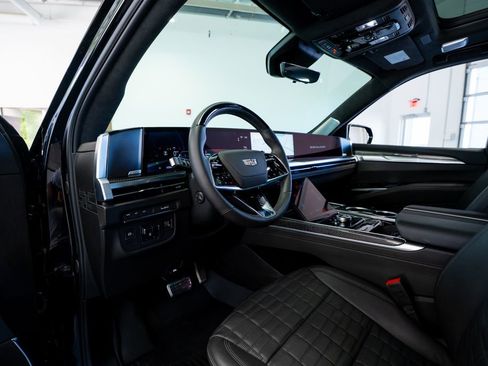 Used 2025 Cadillac Escalade V image 27