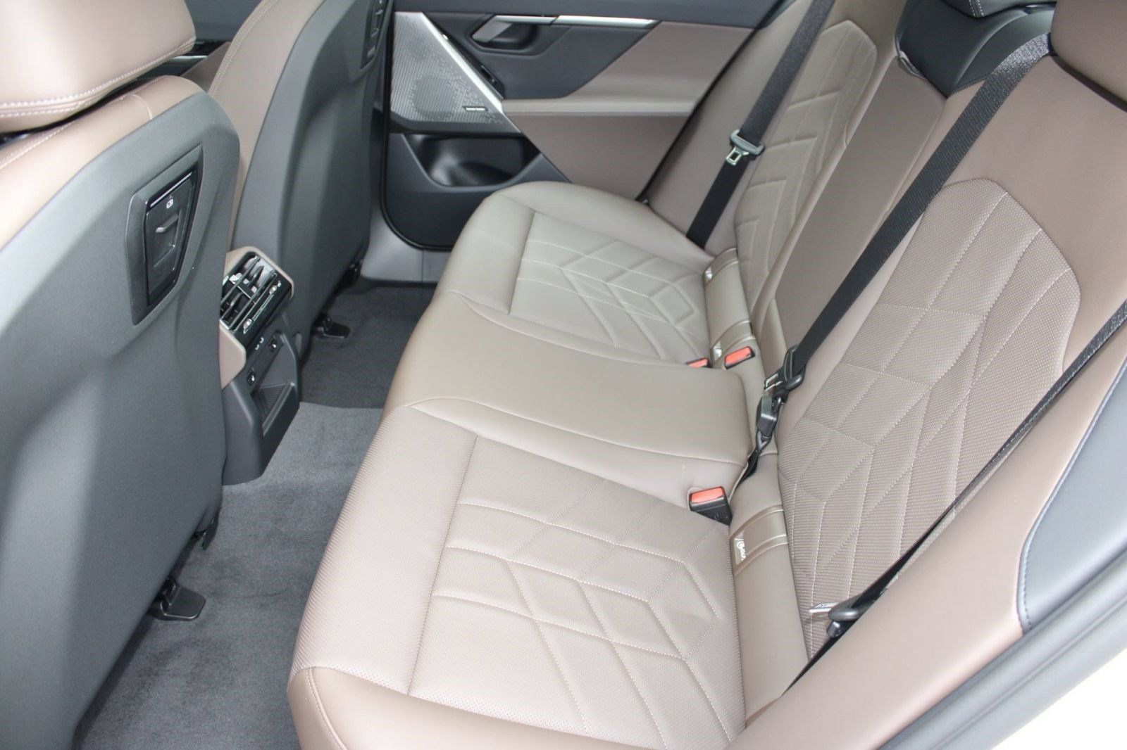 Used 2026 BMW 530i w/ M Sport Package RWD image 20