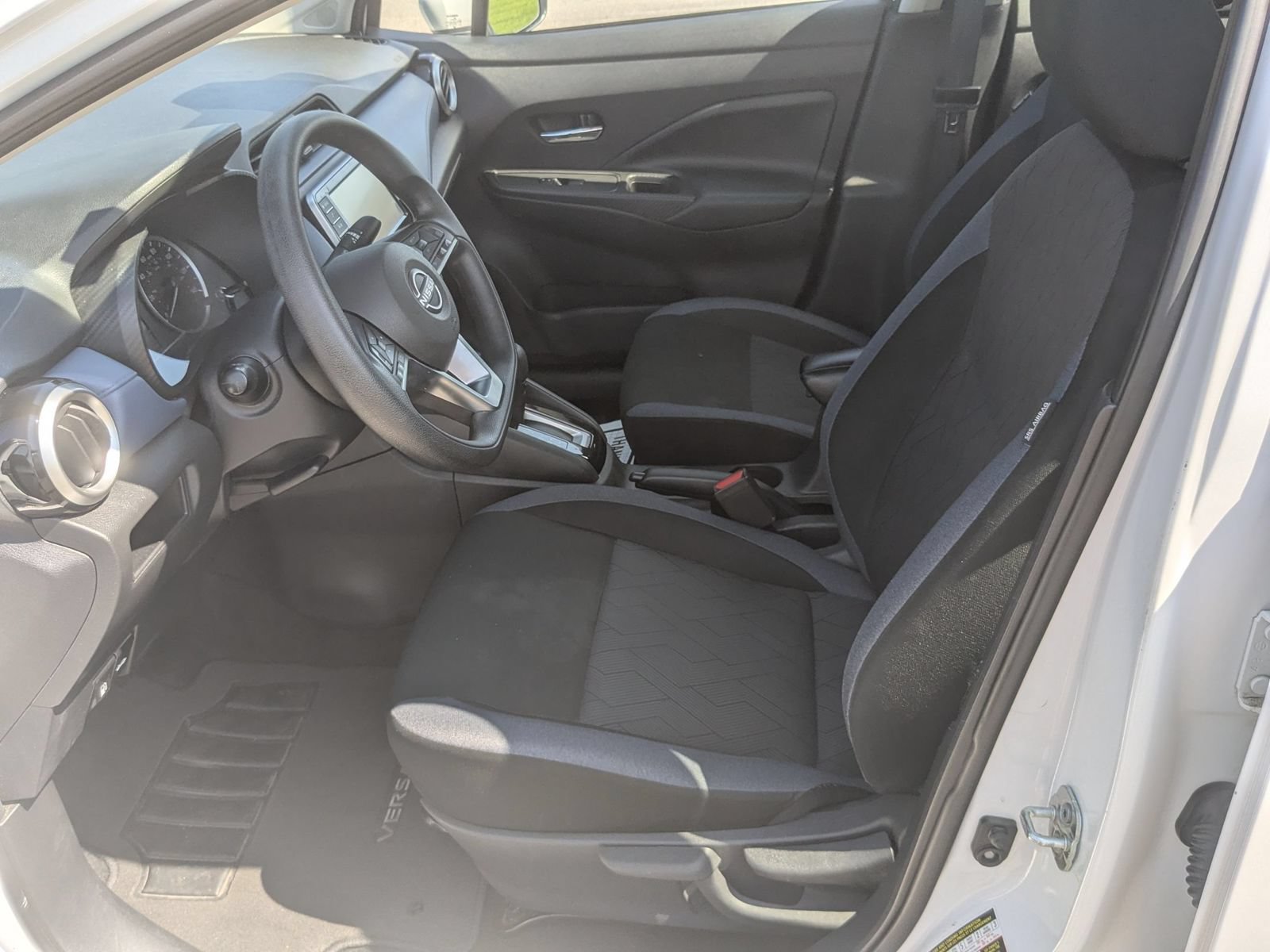 Used 2025 Nissan Versa SV FWD image 13