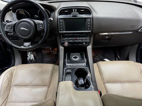 Used 2017 Jaguar F-PACE Prestige image 38