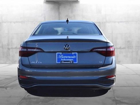 Certified 2024 Volkswagen Jetta SE w/ Panoramic Sunroof Package image 6