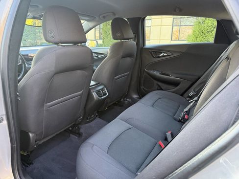 Used 2017 Chevrolet Malibu LT image 23