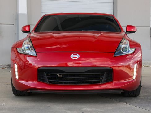 Used 2020 Nissan 370Z Coupe image 21