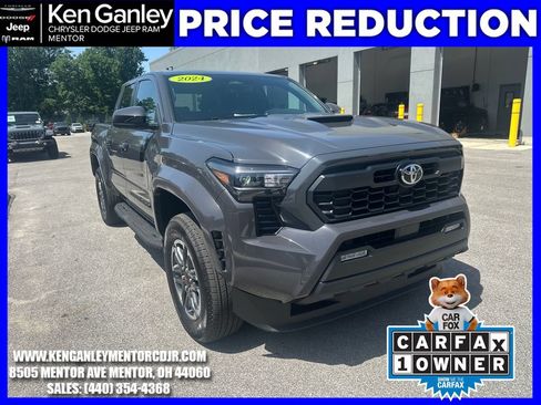 Used 2024 Toyota Tacoma TRD Sport AWD/4WD image 1