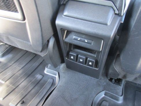 Used 2018 Land Rover Discovery Sport HSE image 33