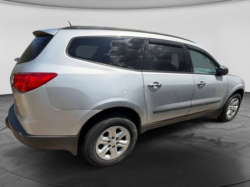 Used 2012 Chevrolet Traverse LS FWD image 11