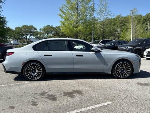 New 2026 BMW 740i RWD image 2