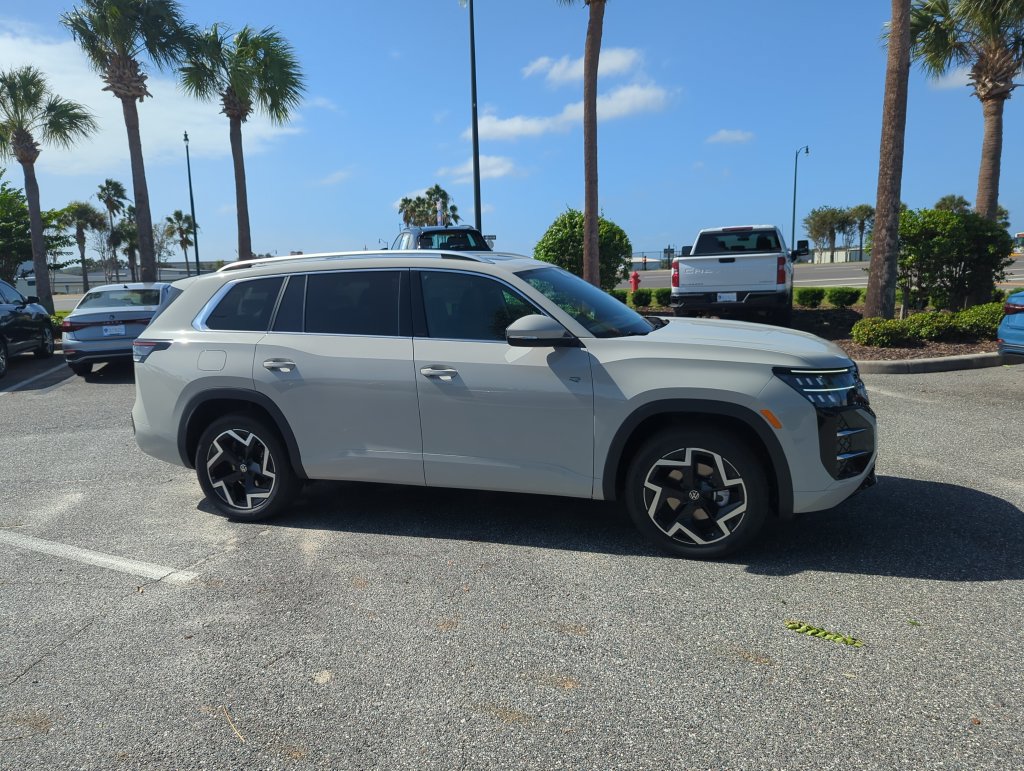 New 2027 Volkswagen Atlas SEL R-Line AWD/4WD image 2
