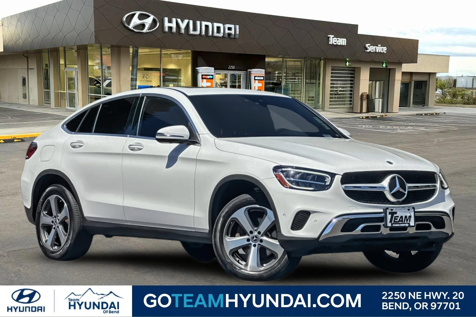 Used 2023 Mercedes-Benz GLC 300 4MATIC Coupe image 1