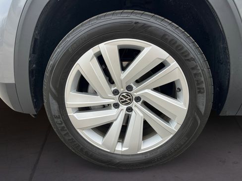Certified 2023 Volkswagen Atlas Cross Sport SE FWD image 15