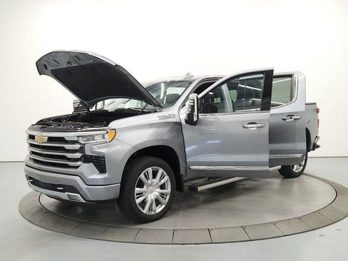Used 2024 Chevrolet Silverado 1500 High Country w/ High Country Premium Package AWD/4WD image 11