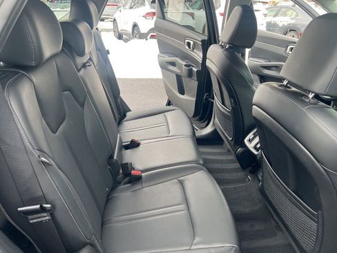 Certified 2025 Kia Sorento S image 14