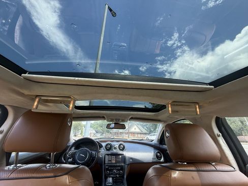 Used 2014 Jaguar XJ L Portfolio image 19