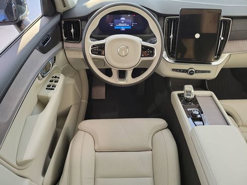 New 2026 Volvo XC90 T8 Ultra w/ Protection Package Premier AWD/4WD image 17