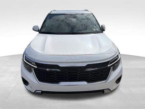 Certified 2025 Kia Seltos EX w/ EX Sunroof Package image 11