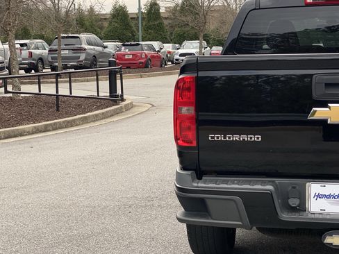 Used 2015 Chevrolet Colorado Z71 image 21