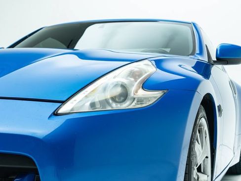 Used 2009 Nissan 370Z Touring w/ Sport Pkg RWD image 11