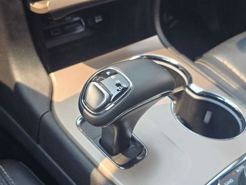 Used 2014 Jeep Grand Cherokee Limited AWD/4WD image 27