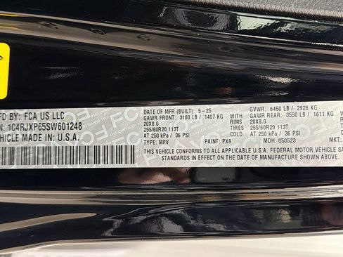 Used 2025 Jeep Wrangler Unlimited Sahara AWD/4WD image 38