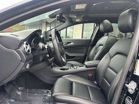 Used 2020 Mercedes-Benz GLA 250 4MATIC image 2