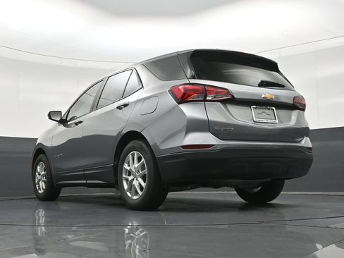 Used 2023 Chevrolet Equinox LS FWD image 25
