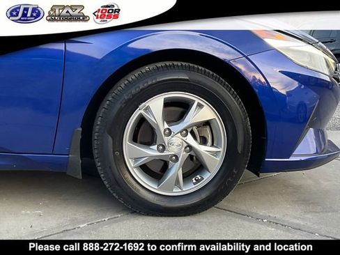 Used 2022 Hyundai Elantra SE image 9