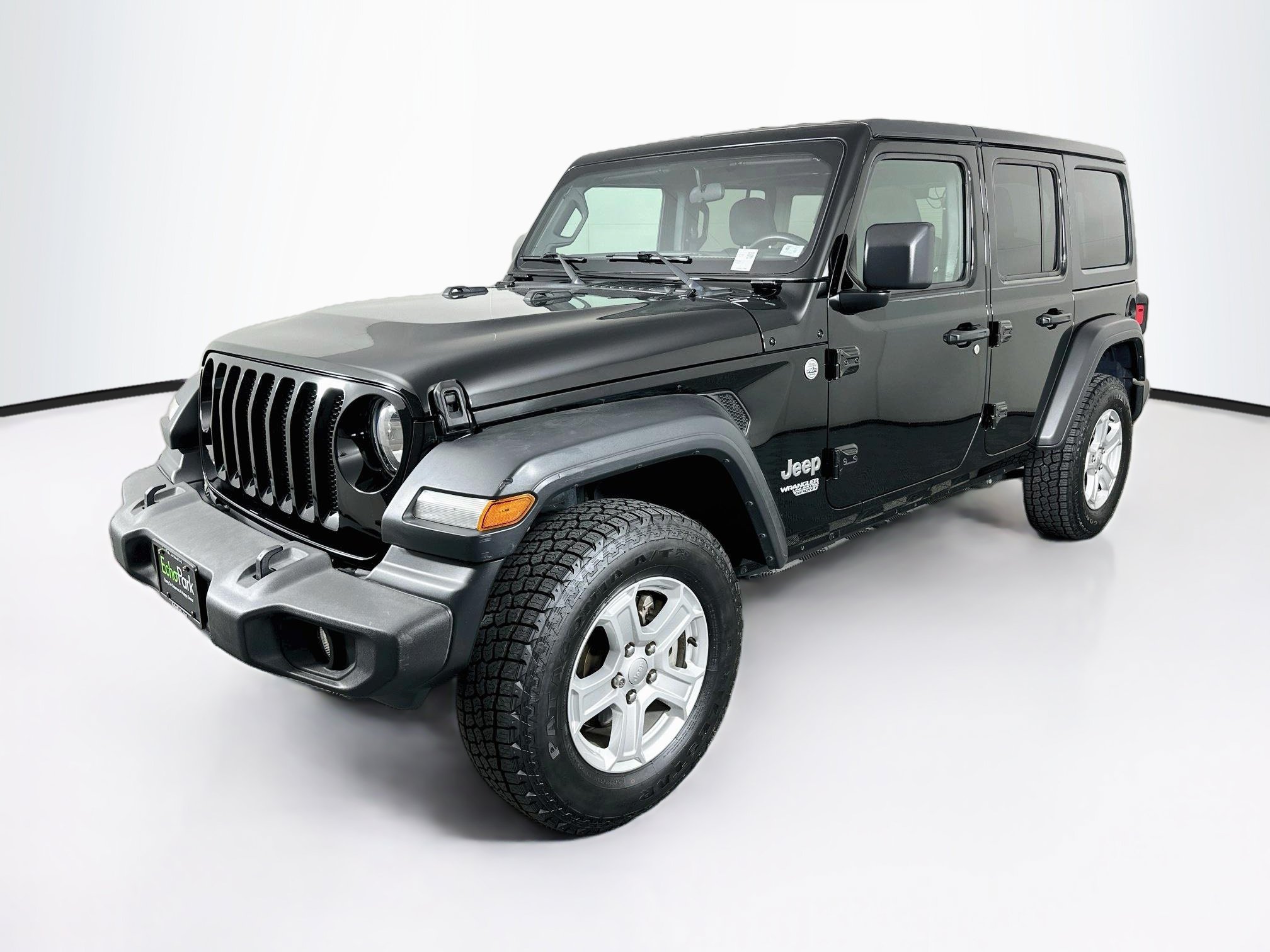 Used 2018 Jeep Wrangler Unlimited Sport S AWD/4WD image 3