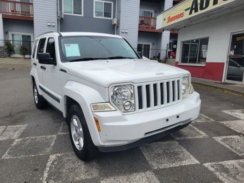Used 2012 Jeep Liberty Sport RWD image 3