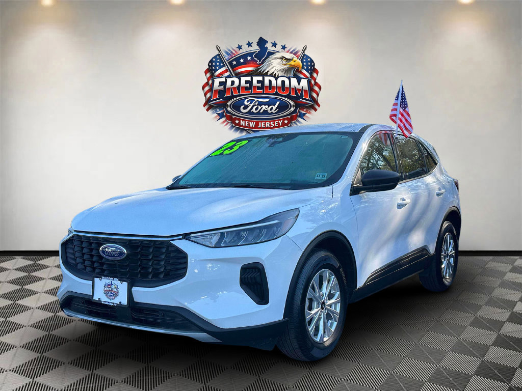 Used 2023 Ford Escape Active AWD/4WD image 2