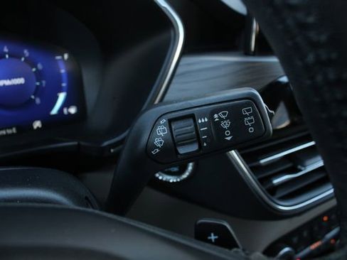 Used 2020 Ford Escape Titanium image 14