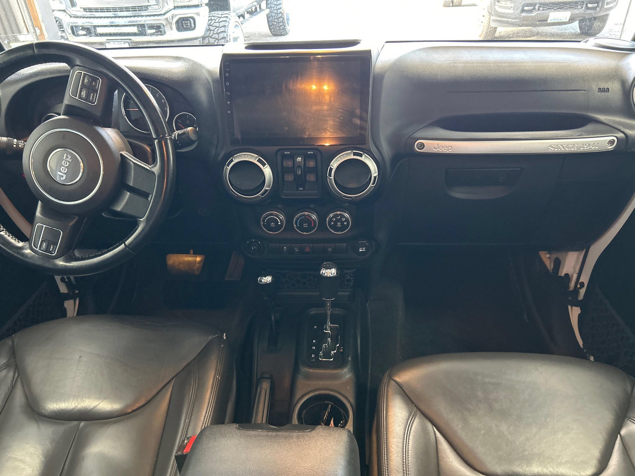 Used 2017 Jeep Wrangler Unlimited Sahara AWD/4WD image 12